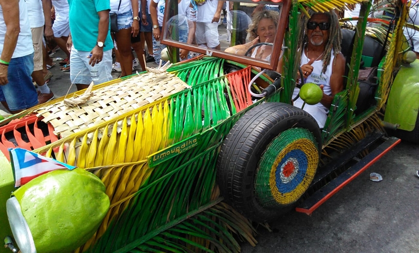 Figuras exóticas marcam presença na Lavagem do Bonfim; confira