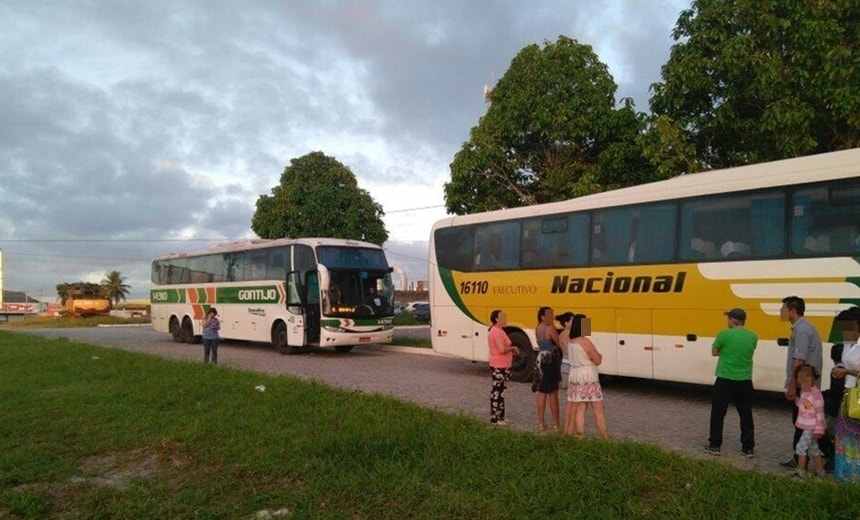 Dois ônibus interestaduais são assaltados na BR-101