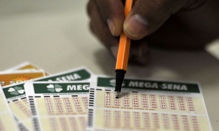 Mega-Sena acumula e pode pagar R$ 20 milhões na quarta-feira