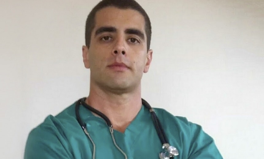 Acusado de homicídio, médico conhecido como doutor Bumbum será solto pela Justiça