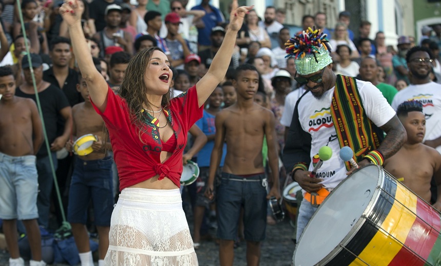 Saiu! Assista ao clipe da nova música de Claudia Leitte, ?Saudade?