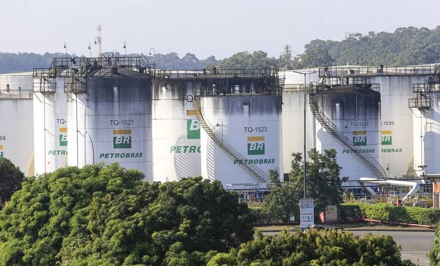 Petrobras reduz em 1% preço da gasolina negociada em suas refinarias