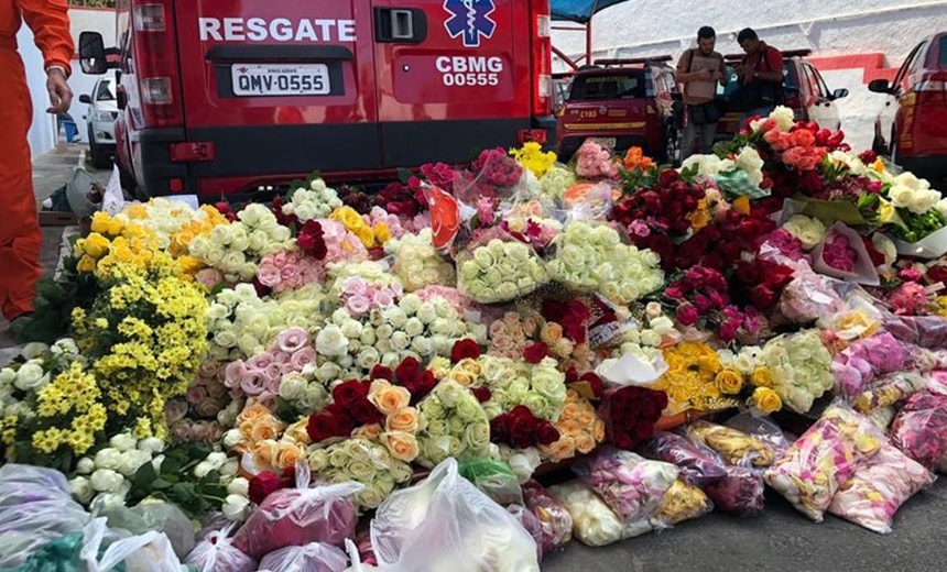 Agentes fazem cerimônia em homenagem às vítimas da barragem da Vale