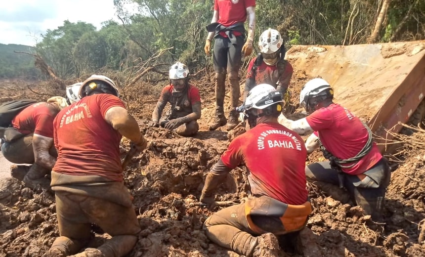 Vale divulga lista com nomes de mortos em Brumadinho;bombeiros baianos fazem buscas