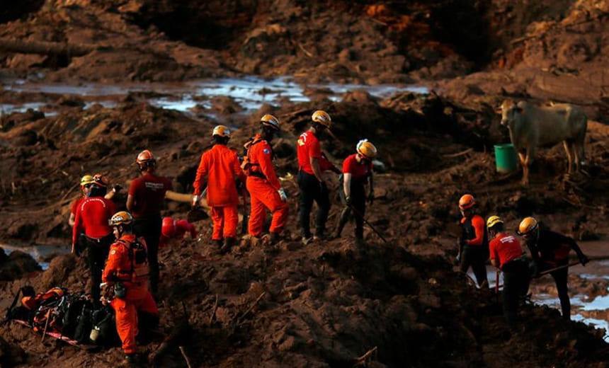 Chuva interrompe trabalho de buscas em Brumadinho nesta segunda