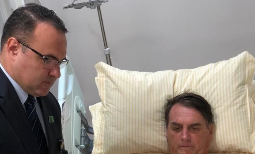 Bolsonaro recebe antibióticos e punção, e alta é adiada em uma semana