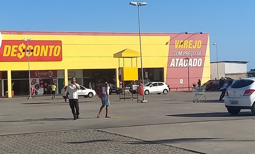 Quatro pessoas são baleadas em tentativa de assalto a carro-forte no Cabula