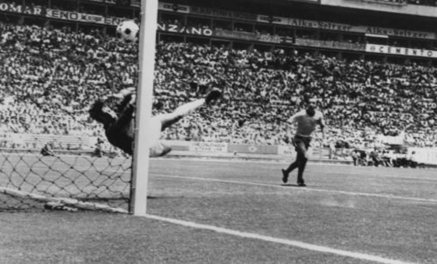 Morre Gordon Banks, goleiro de &#8220;defesa do século&#8221; em lance com Pelé