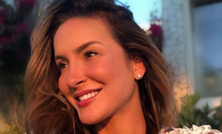 Claudia Leitte mostra ultrassom e dá palpite sobre com quem o bebê se parece; veja