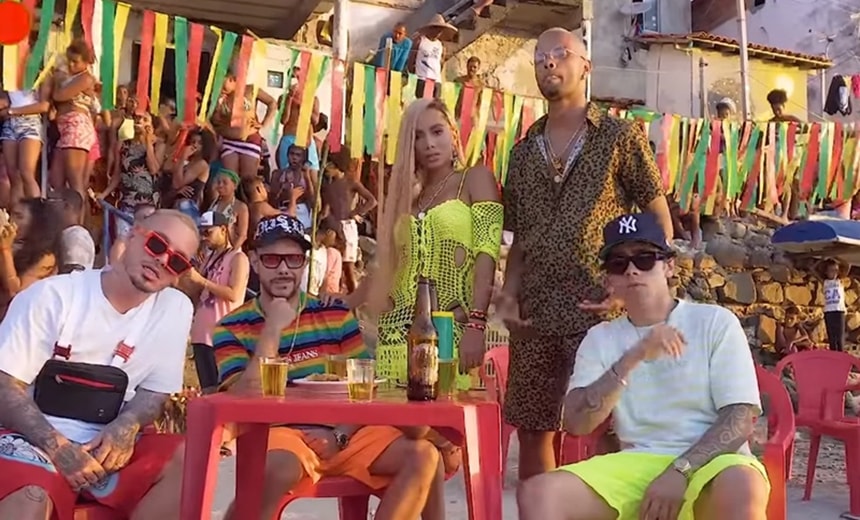 SAIU! O clipe ?Bola Rebola?, de Anitta, J Balvin e outros acaba de ser lançado; assista