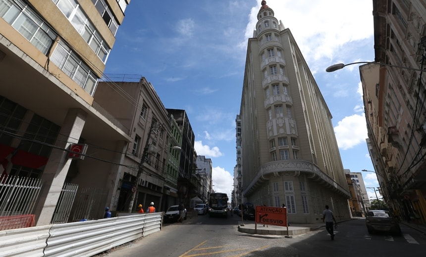 Mais antiga do Brasil, Rua Chile tem charme devolvido com obras de recuperação