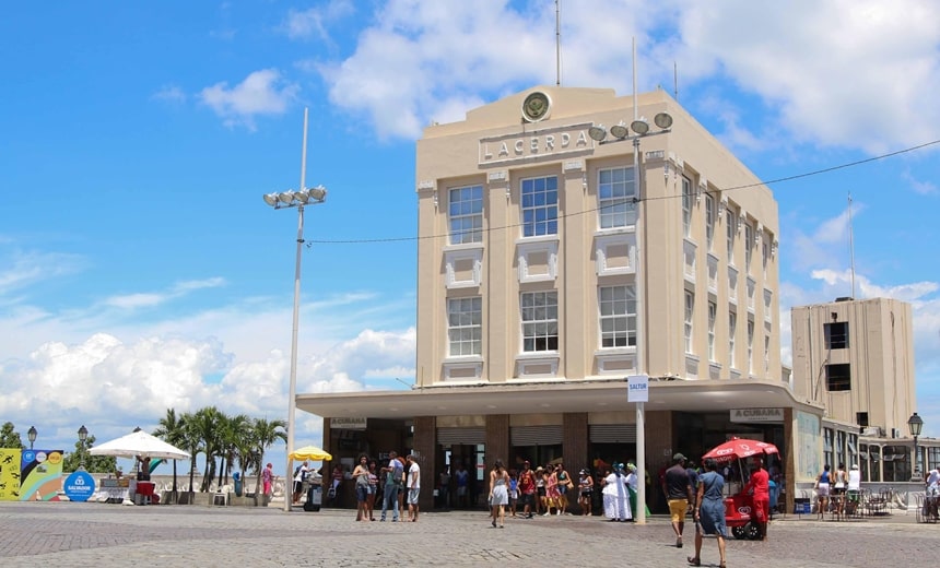 Elevador Lacerda e planos inclinados funcionam normalmente no Carnaval