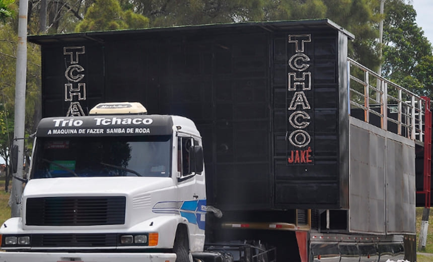 Motorista é detido após dirigir alcoolizado trio elétrico no Campo Grande