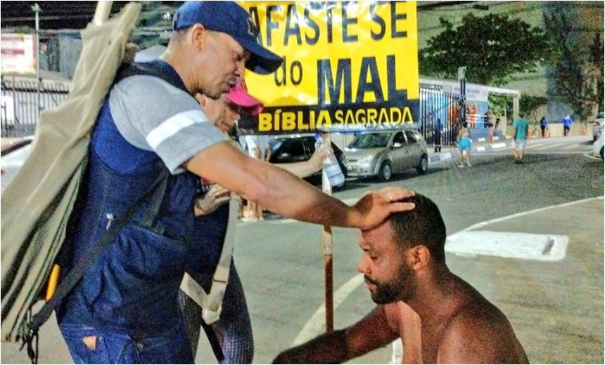 Homem passando mal na Barra pede ajuda a grupo de missionários no Circuito Dodô; veja