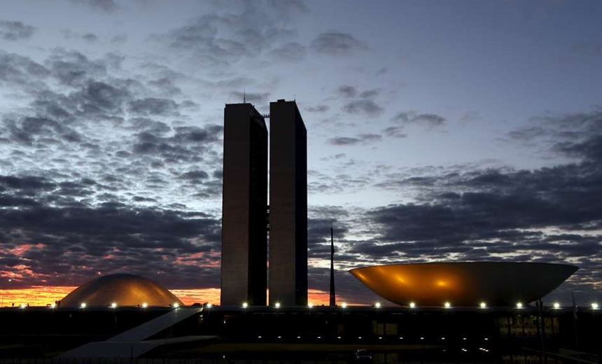 Carnaval dá 12 dias &#8220;de recesso&#8221; para deputados e senadores