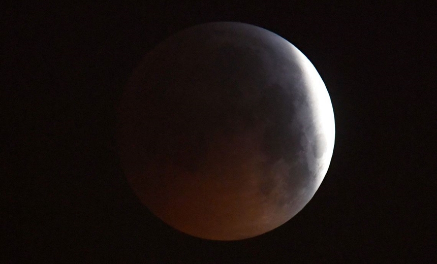 DE NOVO: superlua poderá ser vista nesta quarta nas Américas do Sul e Norte