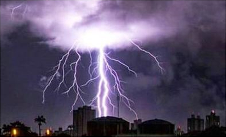 Leitores registram estragos provocados pela chuva em Salvador nesta madrugada; veja