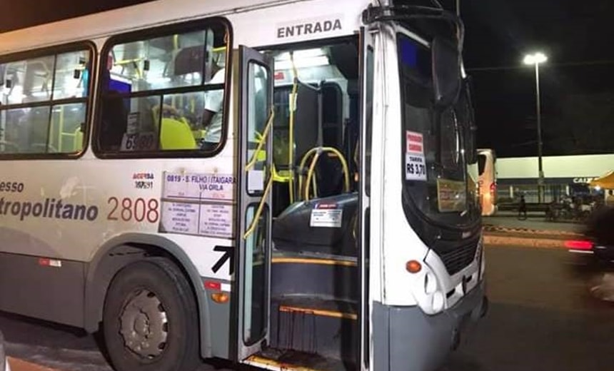 Preso envolvido em roubo a ônibus em Simões Filho; quatro passageiros foram baleados