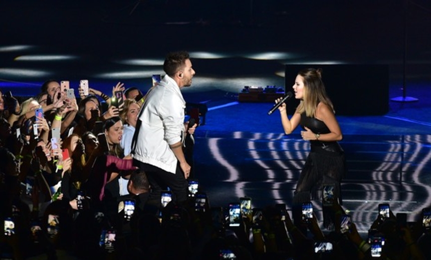 VÍDEO: Sandy e Junior fazem primeiro show após anúncio do retorno da dupla