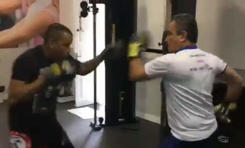 Em vídeo nas redes sociais, Rui Costa mostra que é um &#8216;exímio&#8217; boxeador; confira