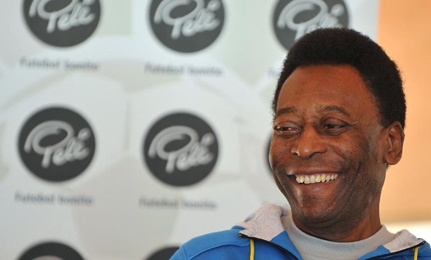 Após 13 dias de internamento, Pelé recebe alta em São Paulo