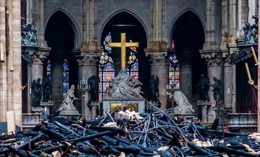 Vídeo: veja como ficou interior da catedral de Notre-Dame depois do incêndio