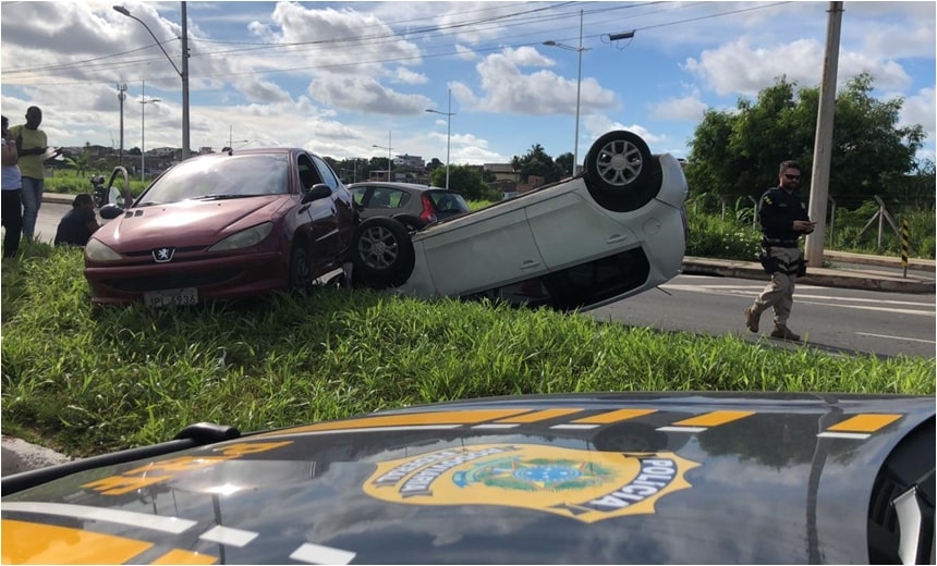 BR-324: capotamento deixa trânsito ainda mais lento na rodovia pós feriado