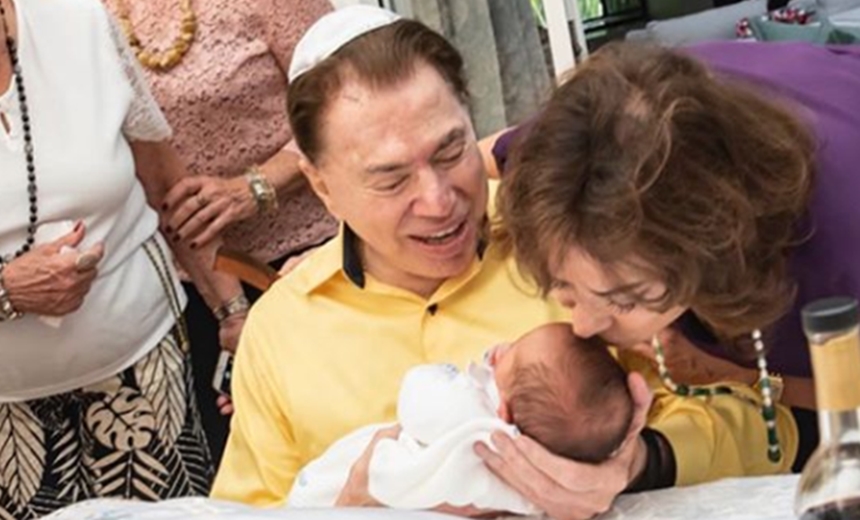 Silvio Santos celebra circuncisão do neto, Senor, ao lado da família