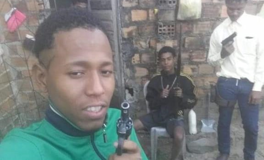 Traficante que posava armado nas redes sociais morre após troca de tiros com a PM