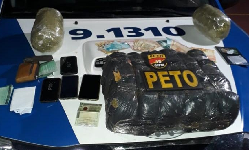 Dupla é presa com dez quilos de maconha e R$ 3 mil durante blitz na Pituba