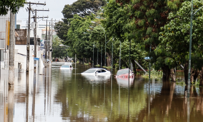 Lauro de Freitas entra em estado de emergência; desabrigados chegam a 370