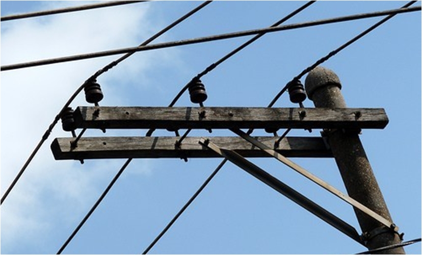 Pedestre é vítima de descarga elétrica na Fazenda Grande do Retiro