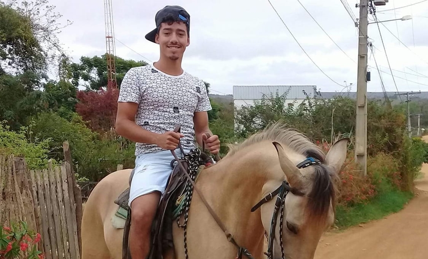 Jovem é morto a tiros durante festa de paróquia em Vitória da Conquista; veja vídeo