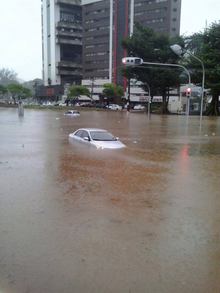 Chuvas causam transtornos em Salvador; confira fotos de alguns pontos da cidade