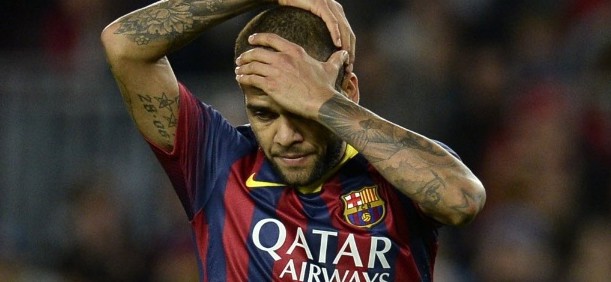 Irritado, Daniel Alves tem dias contados no Barcelona