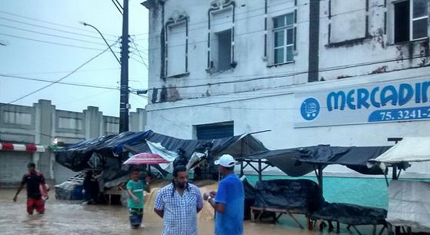 Após chuvas, Rio Subaé transborda e alaga bairros de Santo Amaro