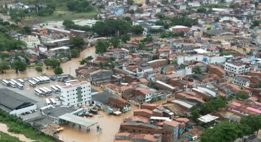 Com 80 famílias desabrigadas, Santo Amaro recebe apoio da Defesa Civil e da Secretaria de Saúde