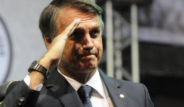 Em sua live semanal, Bolsonaro comemora Enem sem menção à ditadura: "Nunca houve"