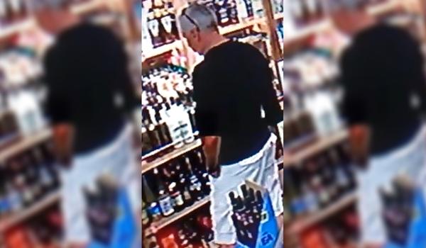 Homem dá prejuízo de R$ 2.600 roubando garrafas de Whisky em mercado no Alphaville; assista 