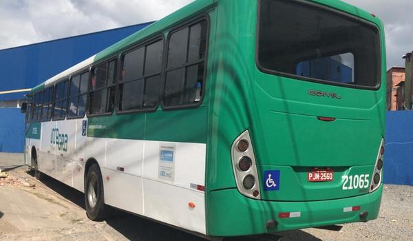 Homem furta ônibus em Salvador, leva passageiros e confessa tudo na delegacia; "fez para aparecer"