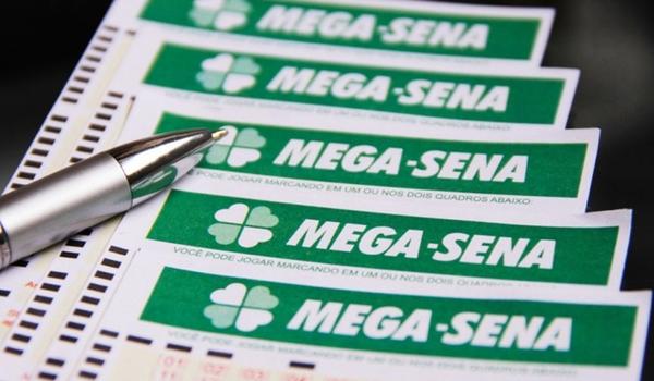 Mega-Sena acumula e prêmio vai a R$38 mil; confira números sorteados