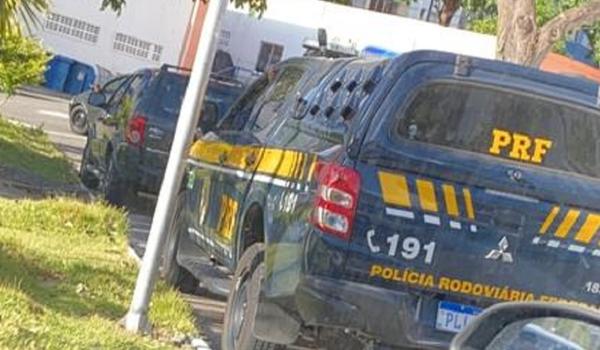 MP e PRF fazem operação na sede da Transalvador no Vale dos Barris