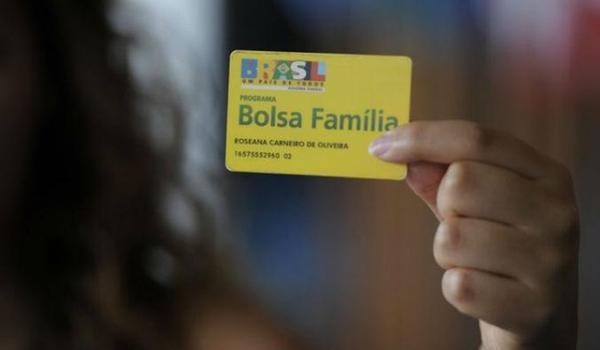 Governo vai reformular Bolsa Família e destinar benefício a jovens e crianças; saiba mais