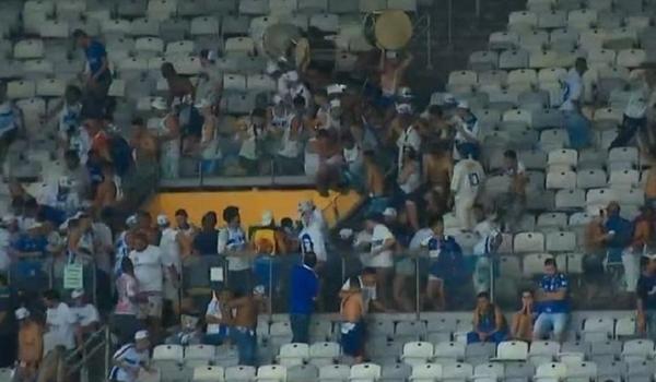 Revolta, confusão e depredação do Mineirão marcam jogo que rebaixou o Cruzeiro