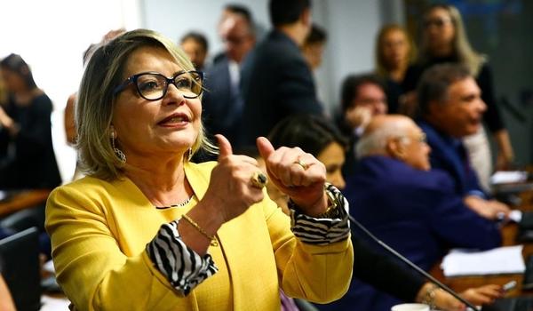 TSE cassa mandato da senadora Selma Arruda