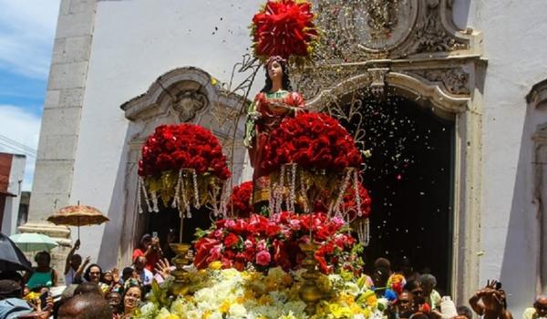 Protetora da visão, Santa Luzia recebe homenagens em Salvador