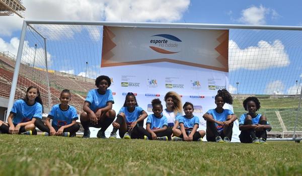 Futebol feminino: projeto oferece 150 vagas para aulas de iniciação do esporte