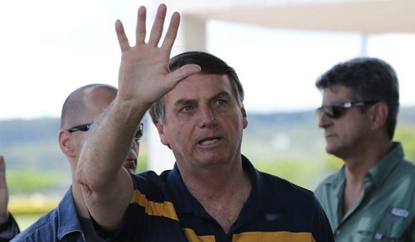 Bolsonaro diz que vetará aumento de pena para injúria na internet