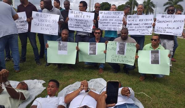 Motoristas fazem ato e carreata em protesto à chacina contra condutores por app em Salvador