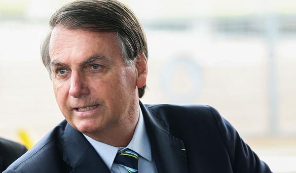 Bolsonaro chama Paulo Freire de 'energúmeno' e diz que TV Escola 'deseduca'